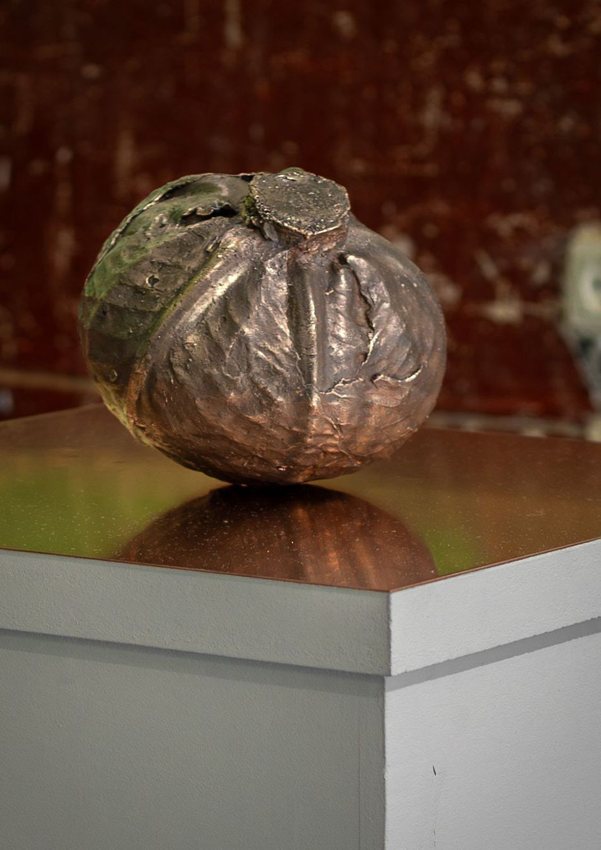 Rune Bering, FOOL, 2026, bronze on a plywood plinth with a copper-plated top. Photo: Nemanja Askov.